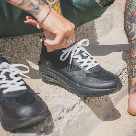 The FRQNT Flyers - Goth Black